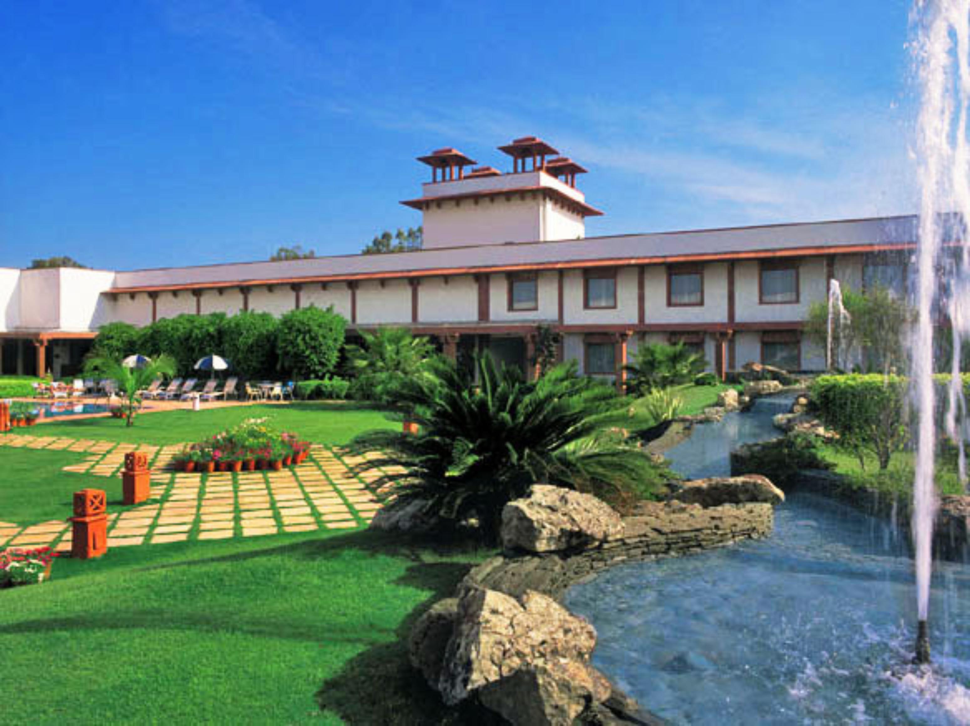 Trident Agra Hotel Agra  Bagian luar foto