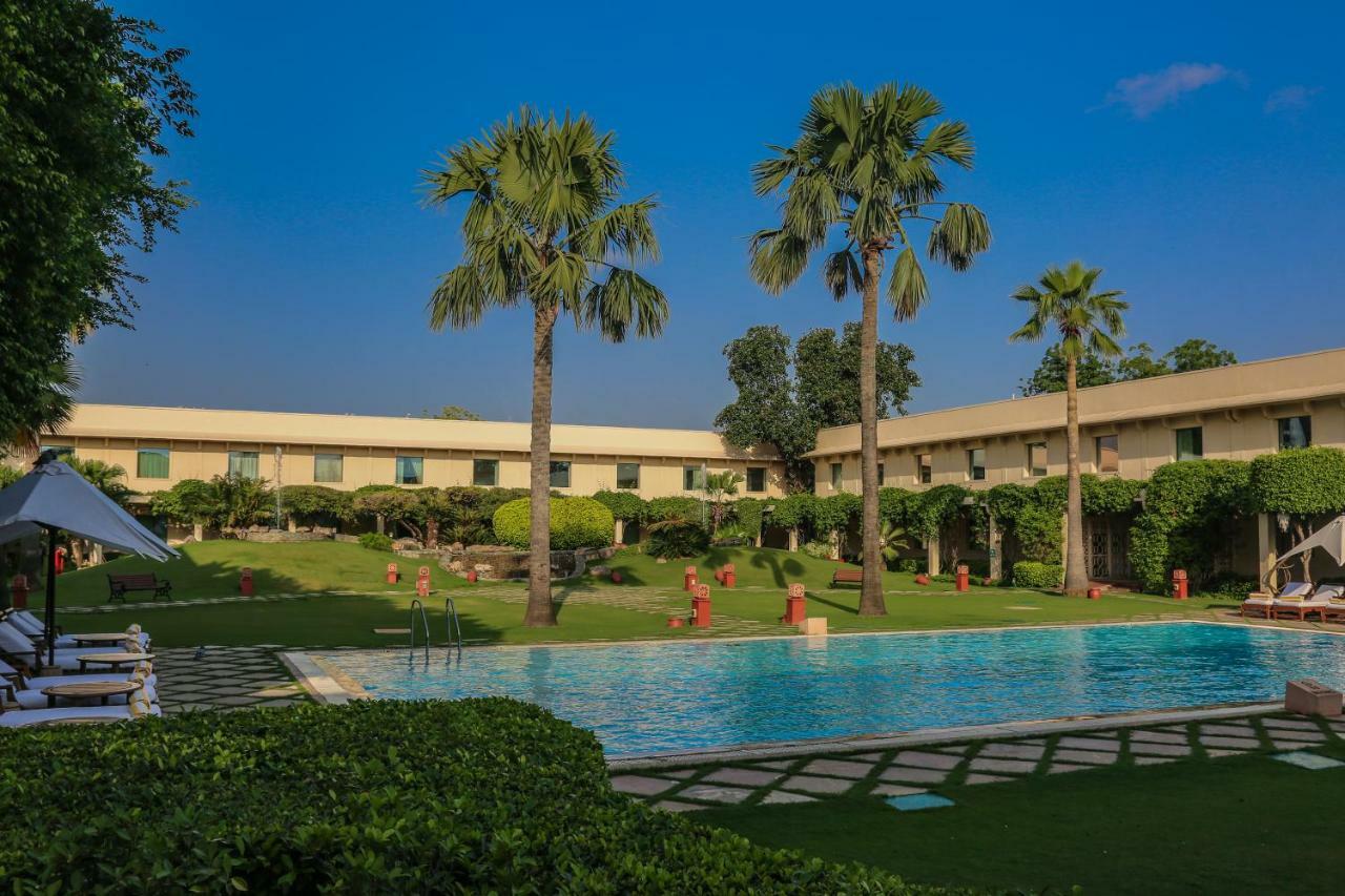 Trident Agra Hotel Agra  Bagian luar foto