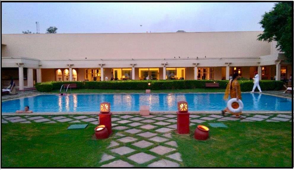 Trident Agra Hotel Agra  Bagian luar foto